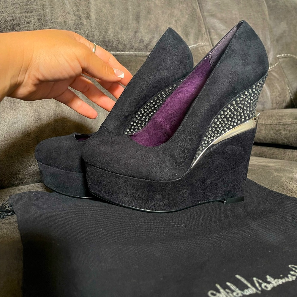 Michael Antonio Women’s Arizona Pump